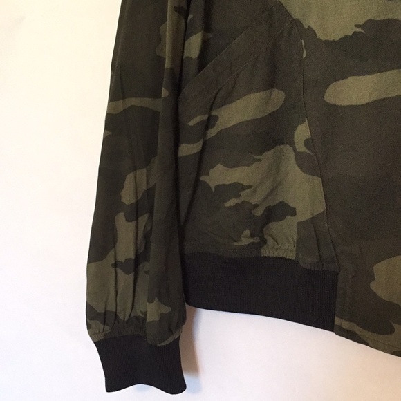 🆕 Camo bomber jacket - Picture 2 of 3